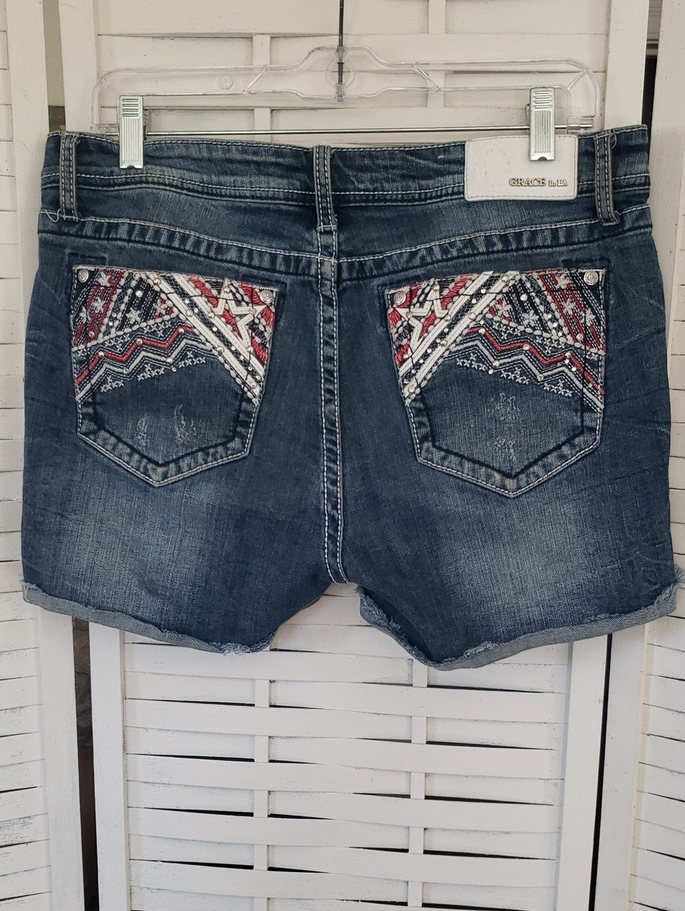Grace Women’s Cut Off Embroidered Beaded Back-Pocket Denim Shorts - Blue Size 31